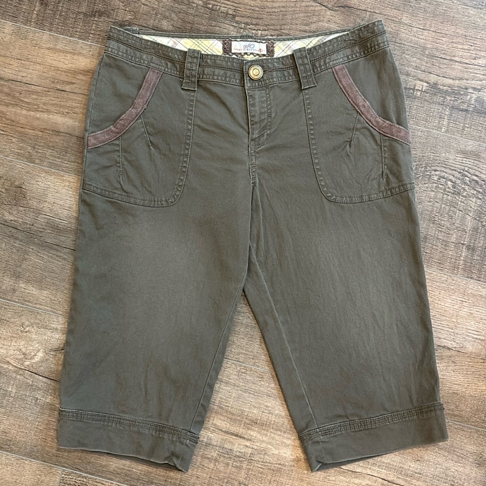 SO Junior’s Bermuda Shorts Size 9 dark green